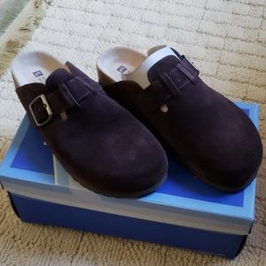 Suede clogs slip ons